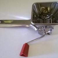 Taglia aglio prezzemolo