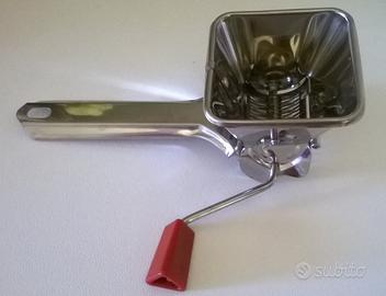 Taglia aglio prezzemolo