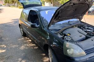 Renault Clio 1.5Dci 100 CV Dinamique Luxe 2004
