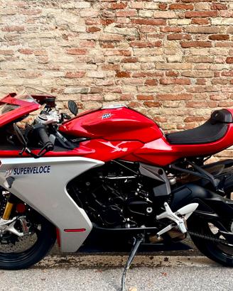 MV Agusta Superveloce 800