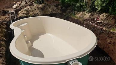 Piscina a Fagiolo NINFEA con scocca rinforzata