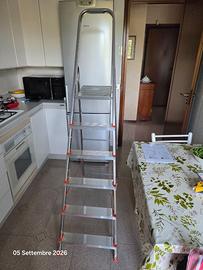 Scala in alluminio da appartamento 6 gradini