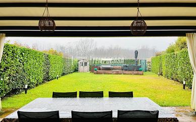 VILLA A SCHIERA CON PISCINA, TAVERNA E BOX DOPPIO