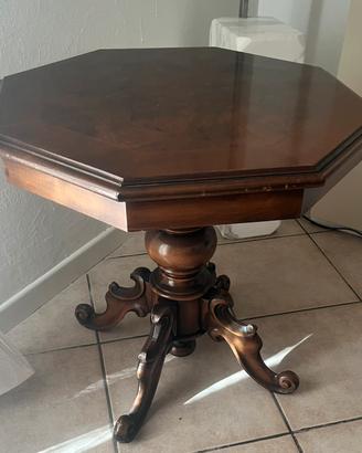 Tavolino ottagonale in legno stile classico.