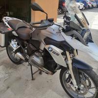 BMW R 1200 GS LC con 2 borse accetto pure permute