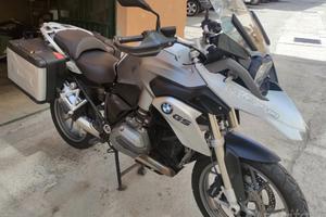 BMW R 1200 GS LC con 2 borse accetto pure permute