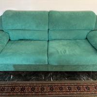 Due divani 3 e 3 posti