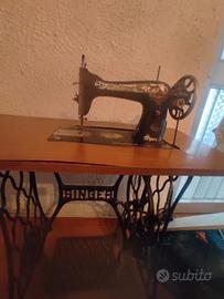 Antica macchina da cucire Singer anni 50