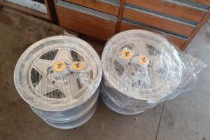 Cerchi in lega Ferrari 308