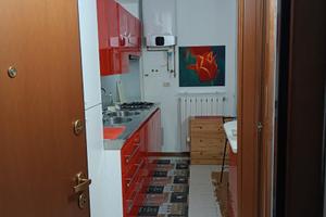 Stanza con cucina libera subito