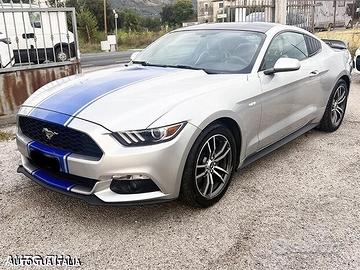 Ford mustang navi camera perfetta