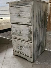 mobiletto ingesso/bagno