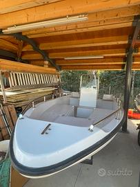 Barca da 4,40 mt con Motore Yamaha 40cv