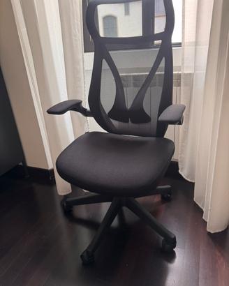 Sedia da ufficio con ruote comoda poco usata