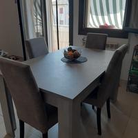 Cucina piu' tavolo e sedie