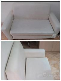 Divano due posti. 🏡