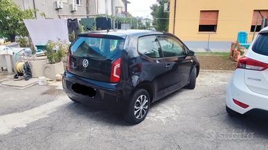 Volkswagen eco up! 1.0 Metano (2014) – Bombole 203