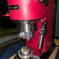 MACCHINA CAFFÈ DE LONGHI DEDICA