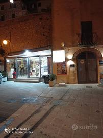 Bar attivita avviata con attrezzatura