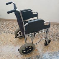 Sedia a rotelle da passeggio con cuscino