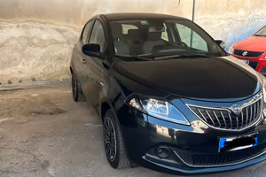 Lancia Ypsilon FireFly Hybrid 1.0 – 70 CV (51 kW)