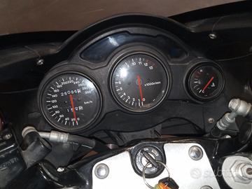 SUZUKI RF 900 R  16 V