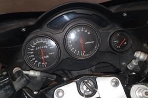 SUZUKI RF 900 R  16 V