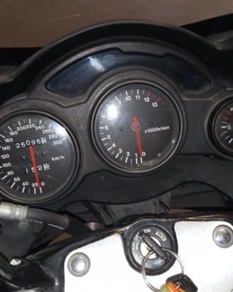 SUZUKI RF 900 R  16 V