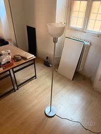 Lampada da terra IKEA grigia
