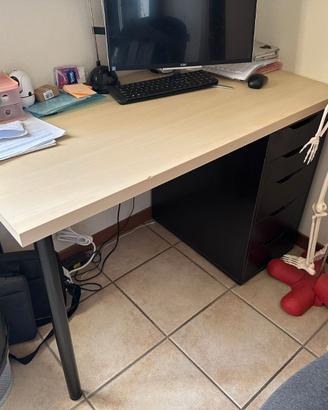 Scrivania con cassetti Ikea