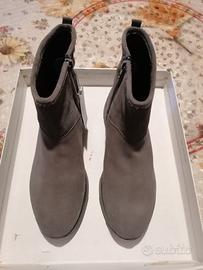 Stivaletti in camoscio Geox 