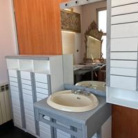 Bagno in noce restaurato shabby