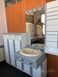 Bagno in noce restaurato shabby