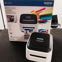 Stampante per etichette a colori Brother VC-500W