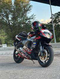 Aprilia rsv 1000