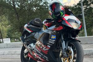 Aprilia rsv 1000