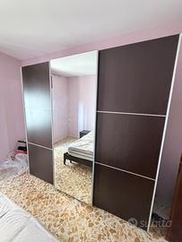 Camera matrimoniale Armadio como comodino