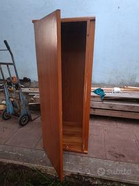 Armadio Verticale in Legno ad Anta Singola