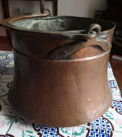 Paiolo vintage in rame con manico lavorato