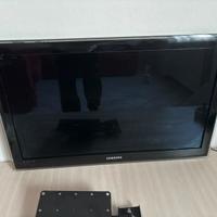 Tv samsung 32 pollici con supporto a parete