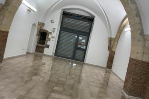 Locale commerciale/uso ufficio