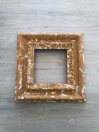 Cornice shabby dipinta a mano