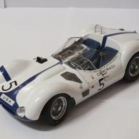 Maserati Tipo 61 Birdcage 1/18 CMC