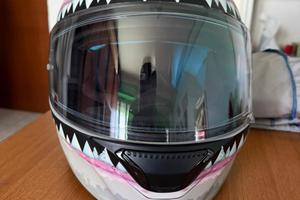 Casco Shark