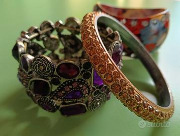 Lotto di tre bracciali vintage estivi