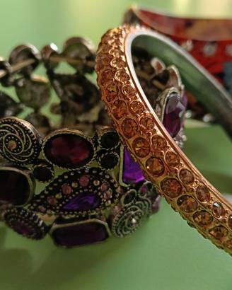 Lotto di tre bracciali vintage estivi