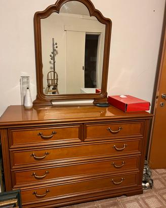 Cassettiera con specchio