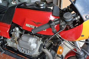 Moto guzzi le mans