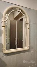 Specchio vintage laccato bianco.