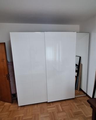 Armadio Ikea bianco Pax ante scorrevoli e specchio